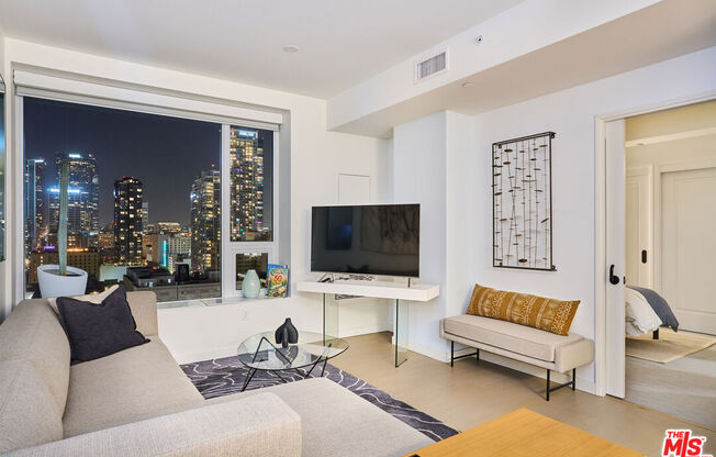 1 bed, 1 bath, 840 sqft, $3,300, Unit 1908