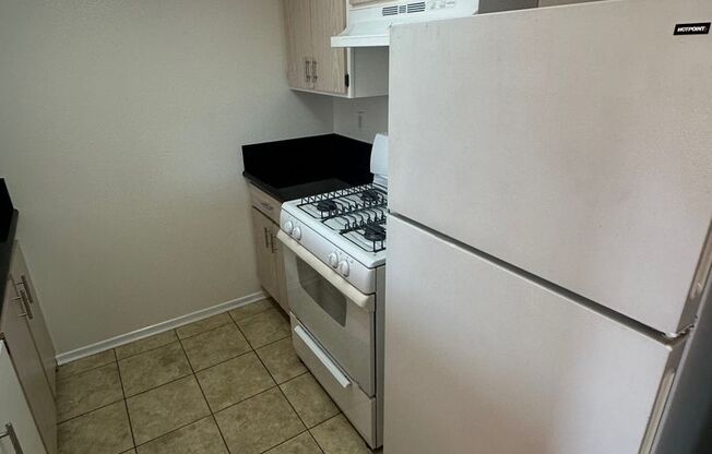 2 beds, 2 baths, $2,395, Unit 305