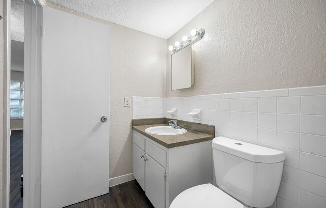 1 bed, 1 bath, 650 sqft, $1,325, Unit A302