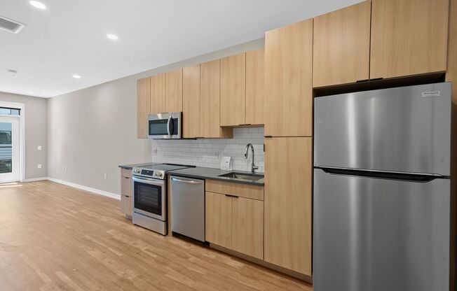 1 bed, 1 bath, 614 sqft, $2,060, Unit 410