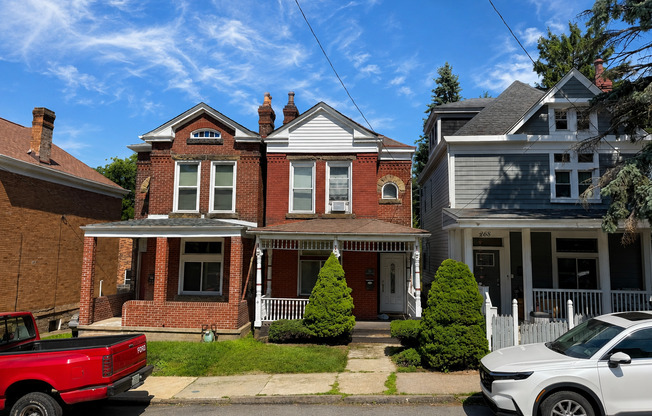 Avail Aug 26, 2026: Mt Washington Single Family Home with large deck, off street parking, yard, AC! Pets ok!