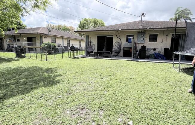 944 NW 14 ST