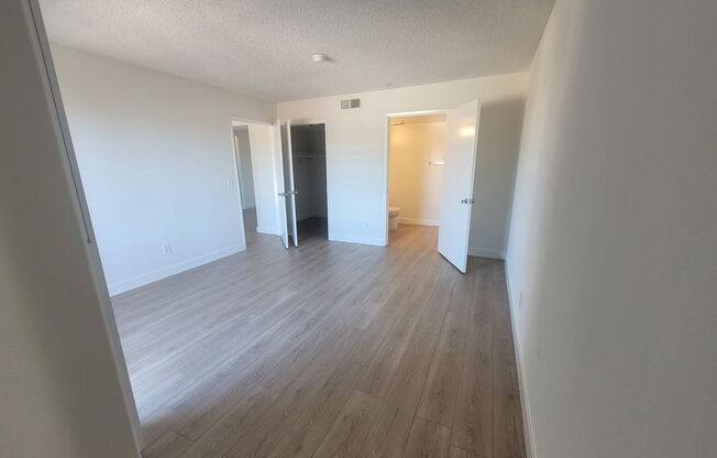 2 beds, 2 baths, $2,395, Unit 307