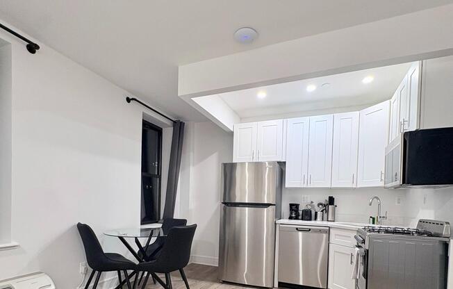 Studio, 1 bath, $4,600, Unit 8E