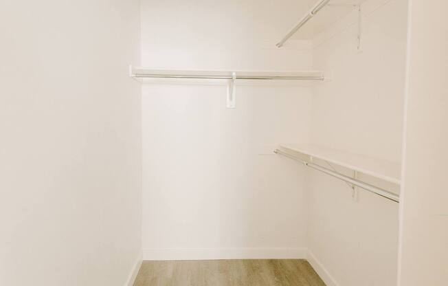 Luxury 1 Bed in Echo Park with spacious closets