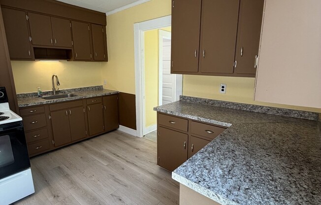 3 beds, 1 bath, 1,138 sqft, $3,100, Unit 1