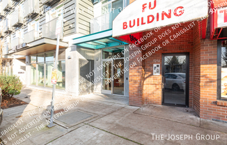 5256 UNIVERSITY WAY NE