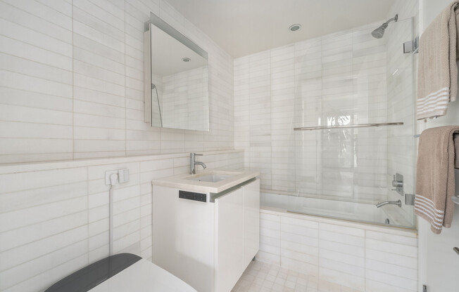 14 W 14 ST