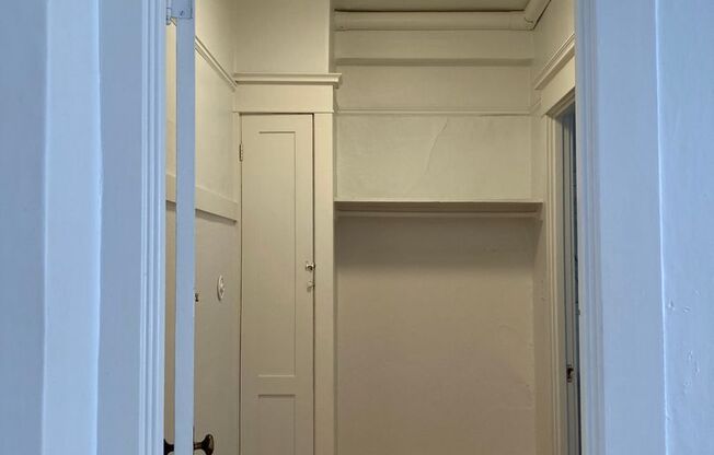 Studio, 1 bath, 335 sqft, $1,225, Unit Unit 110
