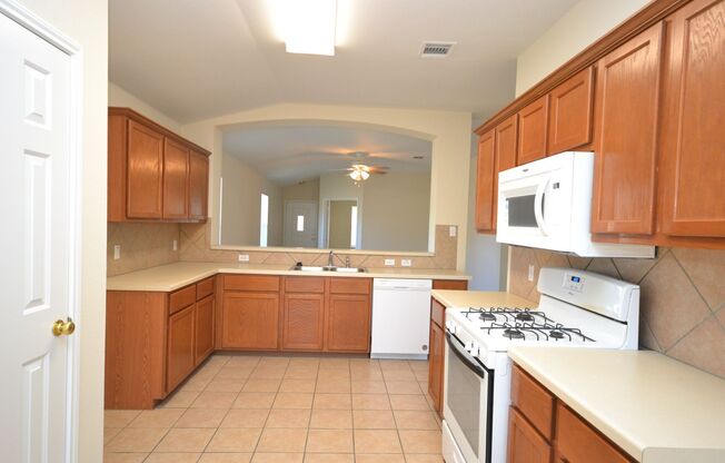 3 beds, 2 baths, $1,750, Unit 100 Steven St.