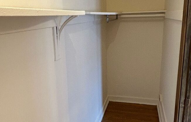 Studio, 1 bath, 320 sqft, $1,395, Unit 225-401
