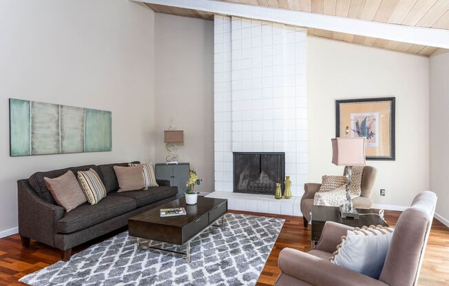 Fantastic Townhome in Mountain View