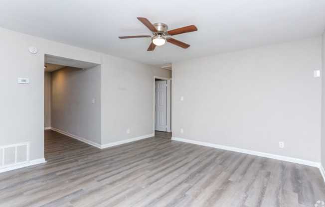 2 beds, 1 bath, 850 sqft, $899, Unit K2