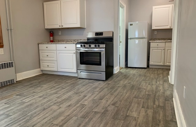 157 W 10 ST