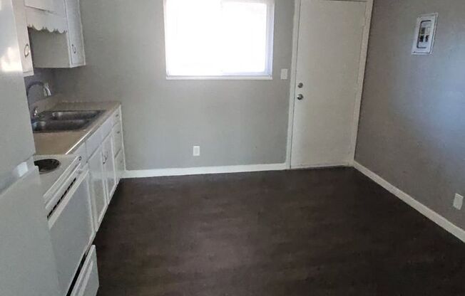 2 beds, 1 bath, 750 sqft, $970, Unit B02 1020 07