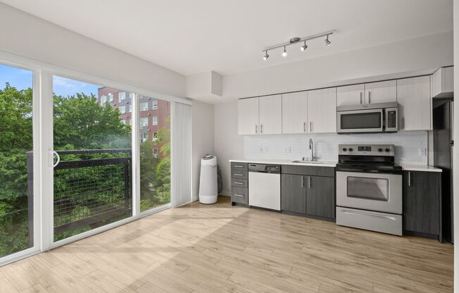 1 bed, 1 bath, 498 sqft, $1,750, Unit 320