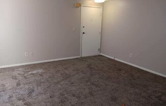 2 beds, 1 bath, $850, Unit 900 N Omaha #2