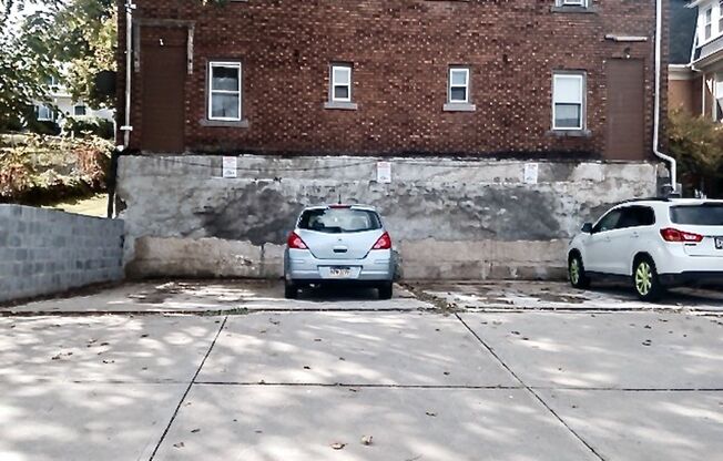 *** Amazing Location * Beautiful Apartments in Dormont * Available Now * Pet Friendly * Renovated ***