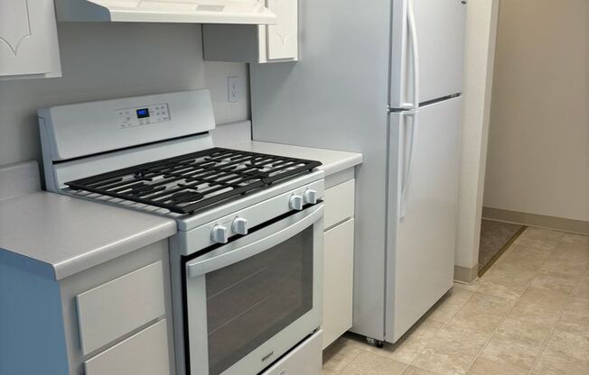 Clean 2 bedroom 1 bath