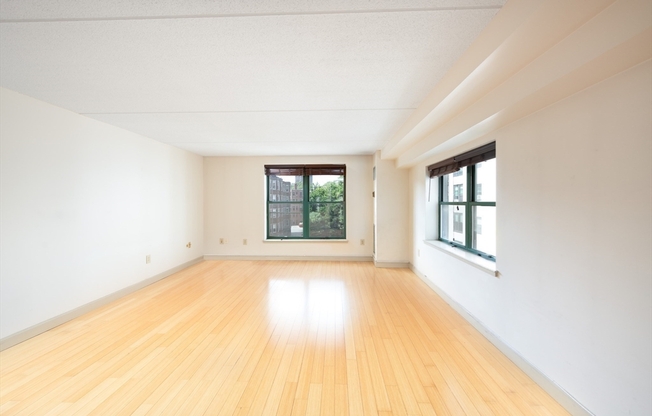 2 beds, 1 bath, 854 sqft, $4,200, Unit 4G