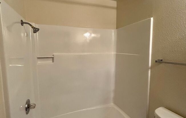 1 bed, 1 bath, 510 sqft, $1,125, Unit 3847 24th Pl NE