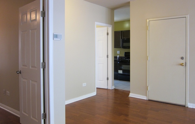 2 beds, 1 bath, $1,450, Unit 1639#1E