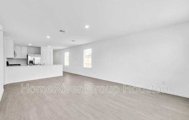 1703 GRN WARBLER LN