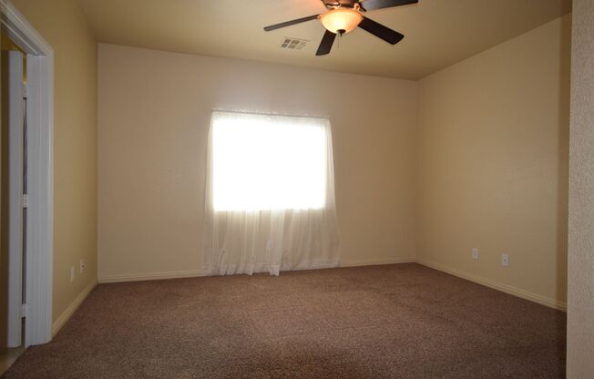 3 beds, 2.5 baths, $2,010