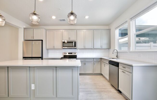 Beautiful 3/2.5 Modern Townhome with a Private Courtyard and a 2 Car Garage in the Gated Isles of Lake Nona - Orlando!