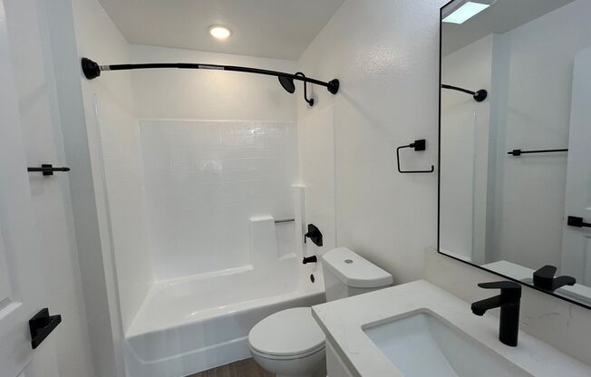 2 beds, 1.5 baths, 1,150 sqft, $1,998, Unit 305