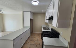 2 beds, 1 bath, 900 sqft, $2,595, Unit 7434