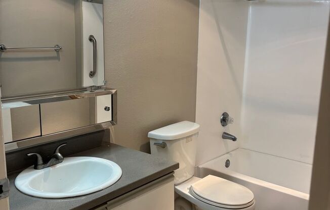 1 bed, 1 bath, 715 sqft, $1,995, Unit 216