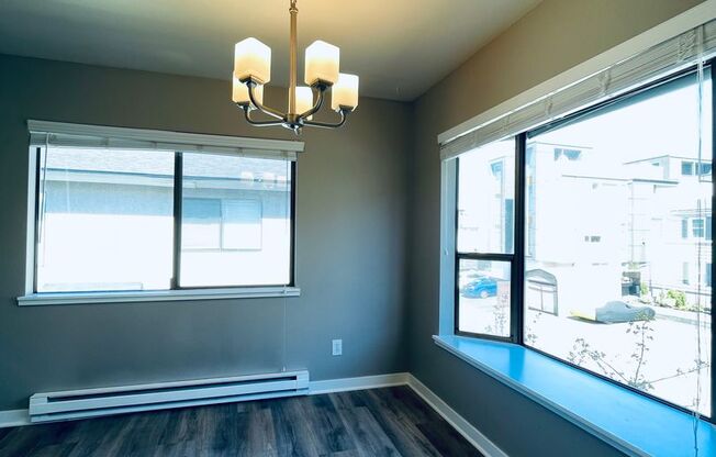 2 beds, 1 bath, 738 sqft, $2,395, Unit 3040-6