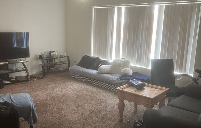 2 beds, 1 bath, $1,245, Unit 21