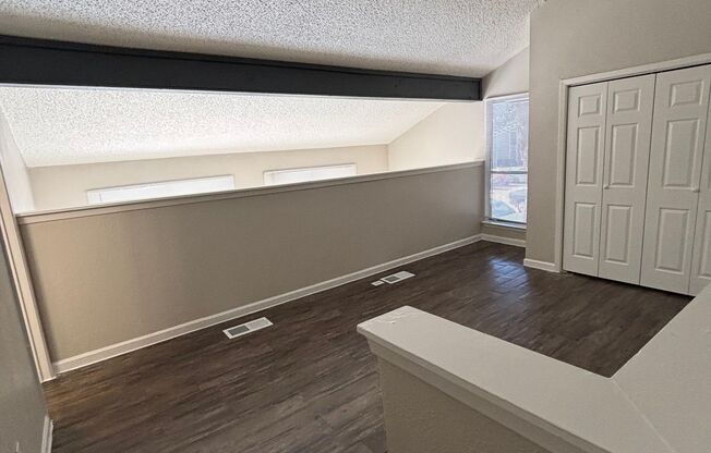 1 bed, 1 bath, 702 sqft, $1,100, Unit 1605