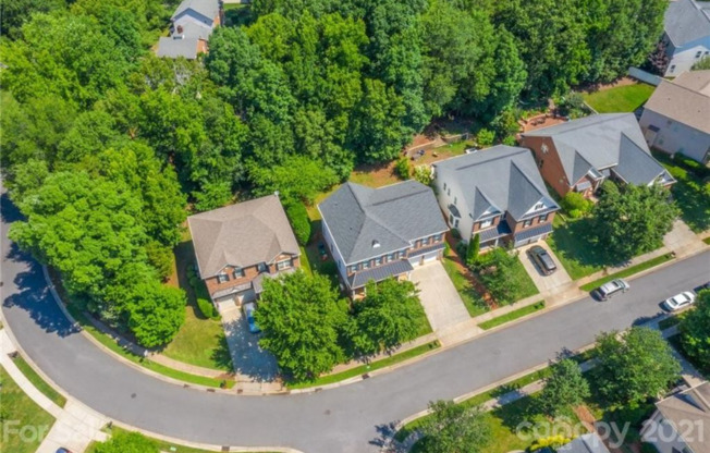 8022 LANSFORD RD