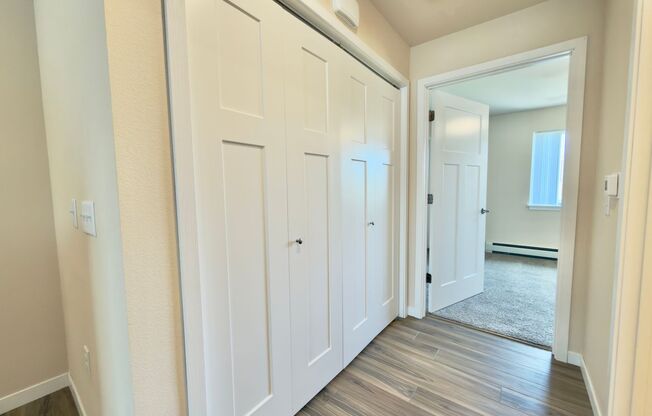 1 bed, 1 bath, 749 sqft, $1,324, Unit EC 4242-13