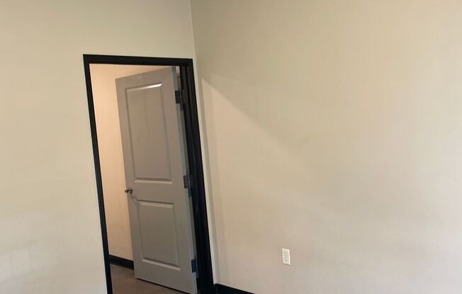 1 bed, 1 bath, 578 sqft, $1,285, Unit 211