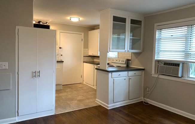 1 bed, 1 bath, 500 sqft, $995, Unit Unit B