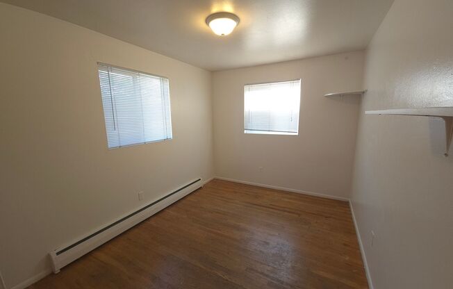 2 beds, 1 bath, $1,800, Unit 6