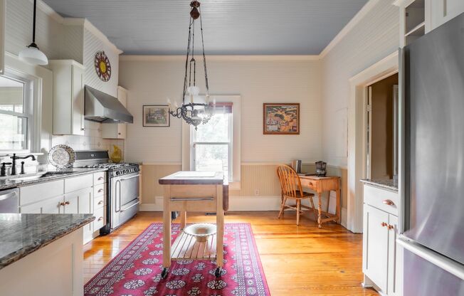 3 beds, 2 baths, $3,500