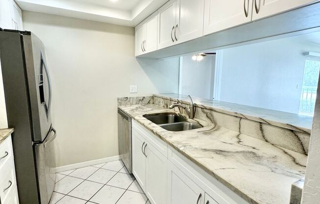 PIKUS (Lake Pointe Condo Rentals)