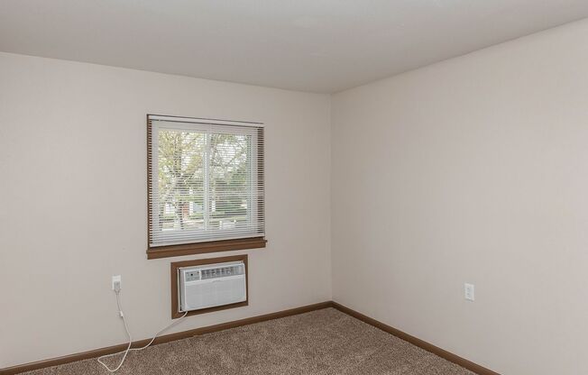 2 beds, 1 bath, 850 sqft, $795, Unit 3535 N Main Street Apt A-5
