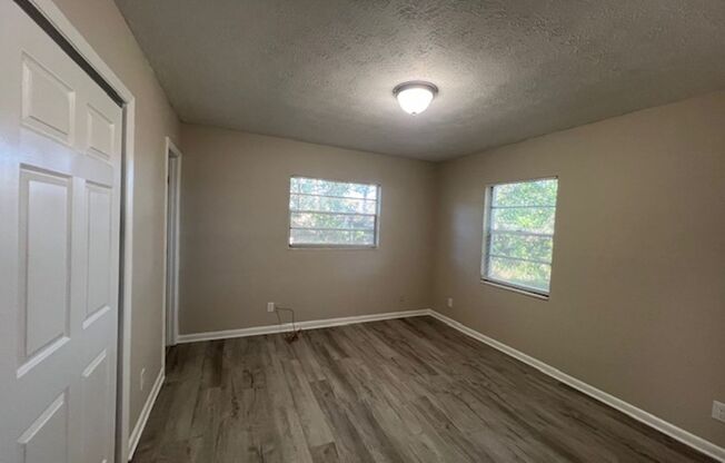 3 beds, 2 baths, $1,595