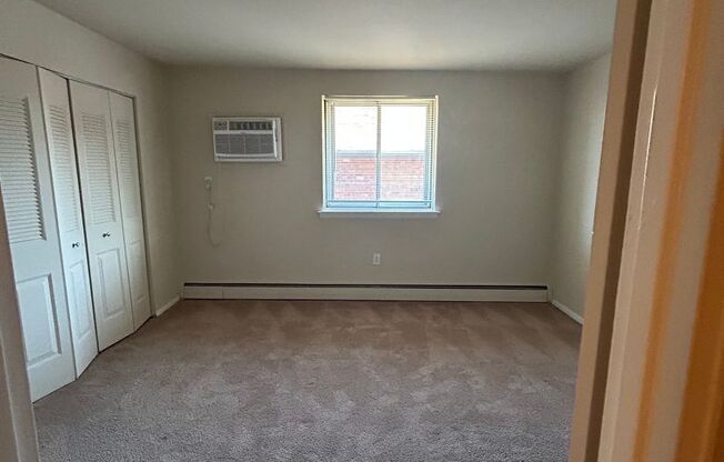 1 bed, 1 bath, 734 sqft, $1,395, Unit L11