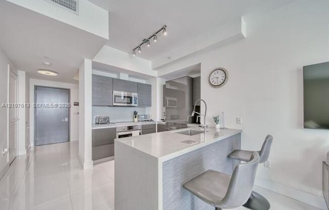 1 bed, 1.5 baths, $4,150, Unit # 3802