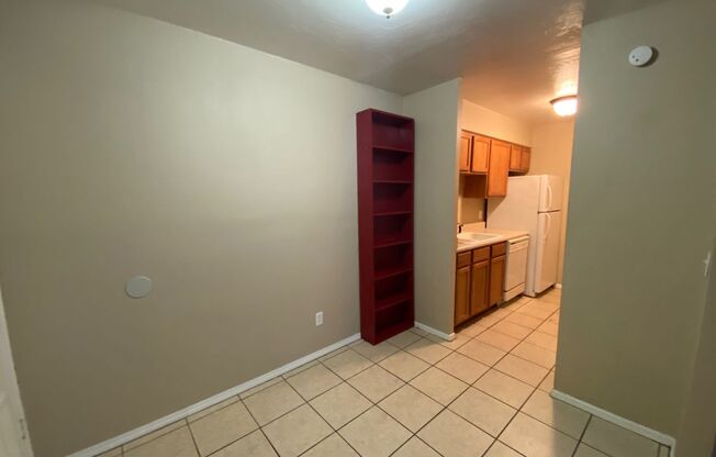 1 bed, 1 bath, $695