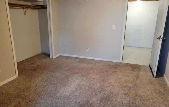 4 beds, 1 bath, $1,700