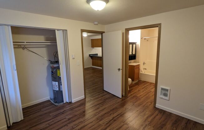 1 bed, 1 bath, 650 sqft, $1,200, Unit 19