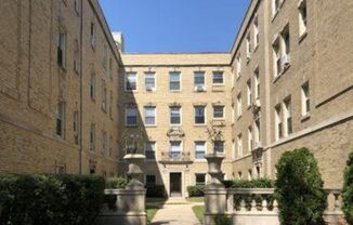 2232-48 W. Farwell / 6907-11 N. Oakley